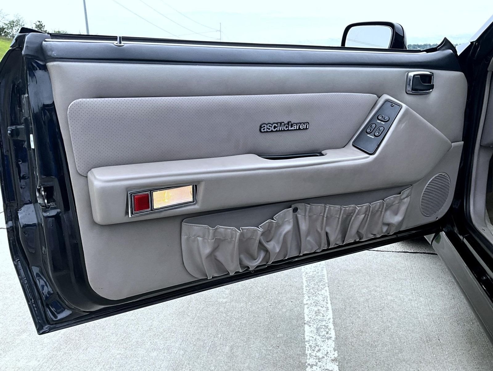 1990 Ford Mustang photo 10