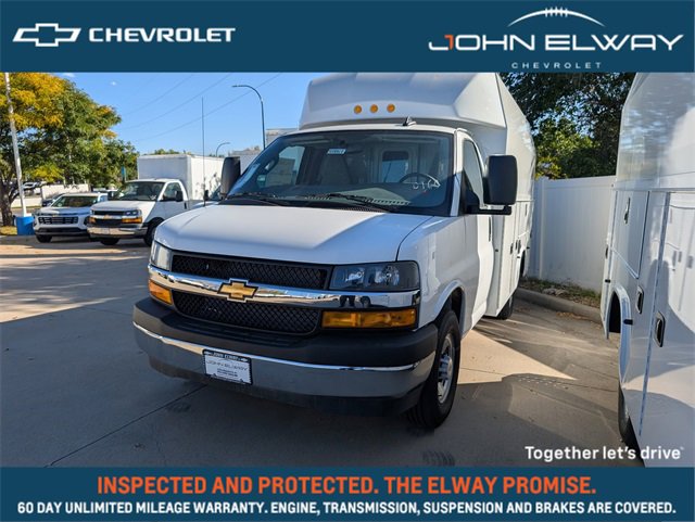 2025 Chevrolet Express Cutaway Base's photo