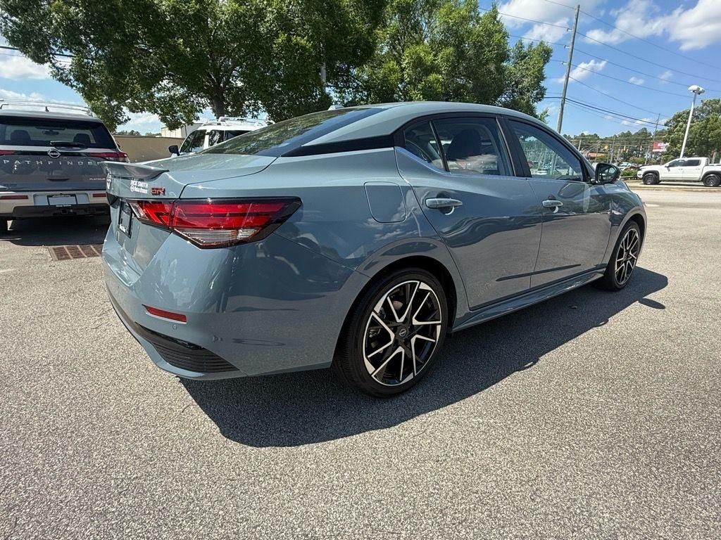 2025 Nissan Sentra SR photo 3