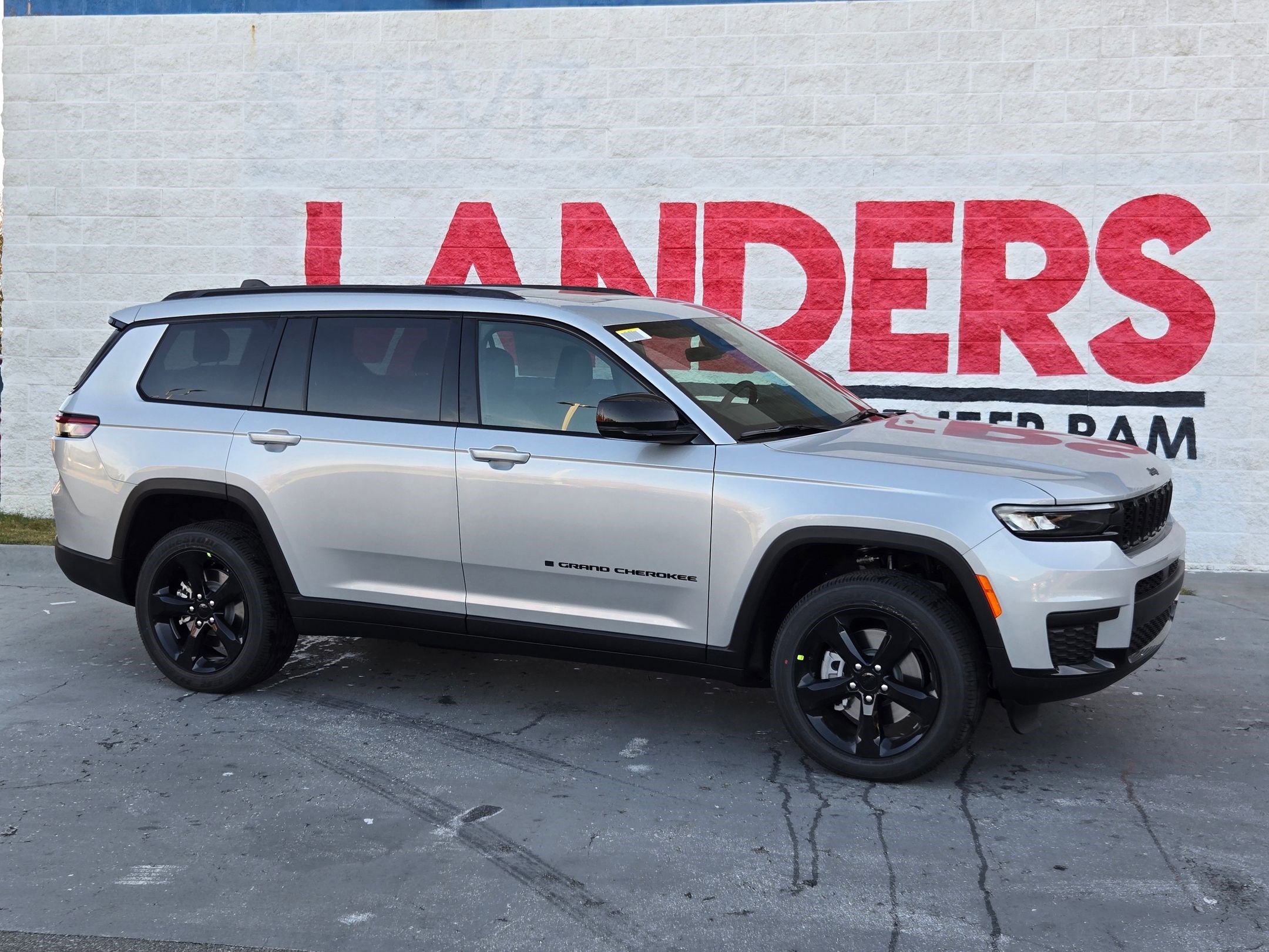 2025 Jeep Grand Cherokee L Altitude's photo