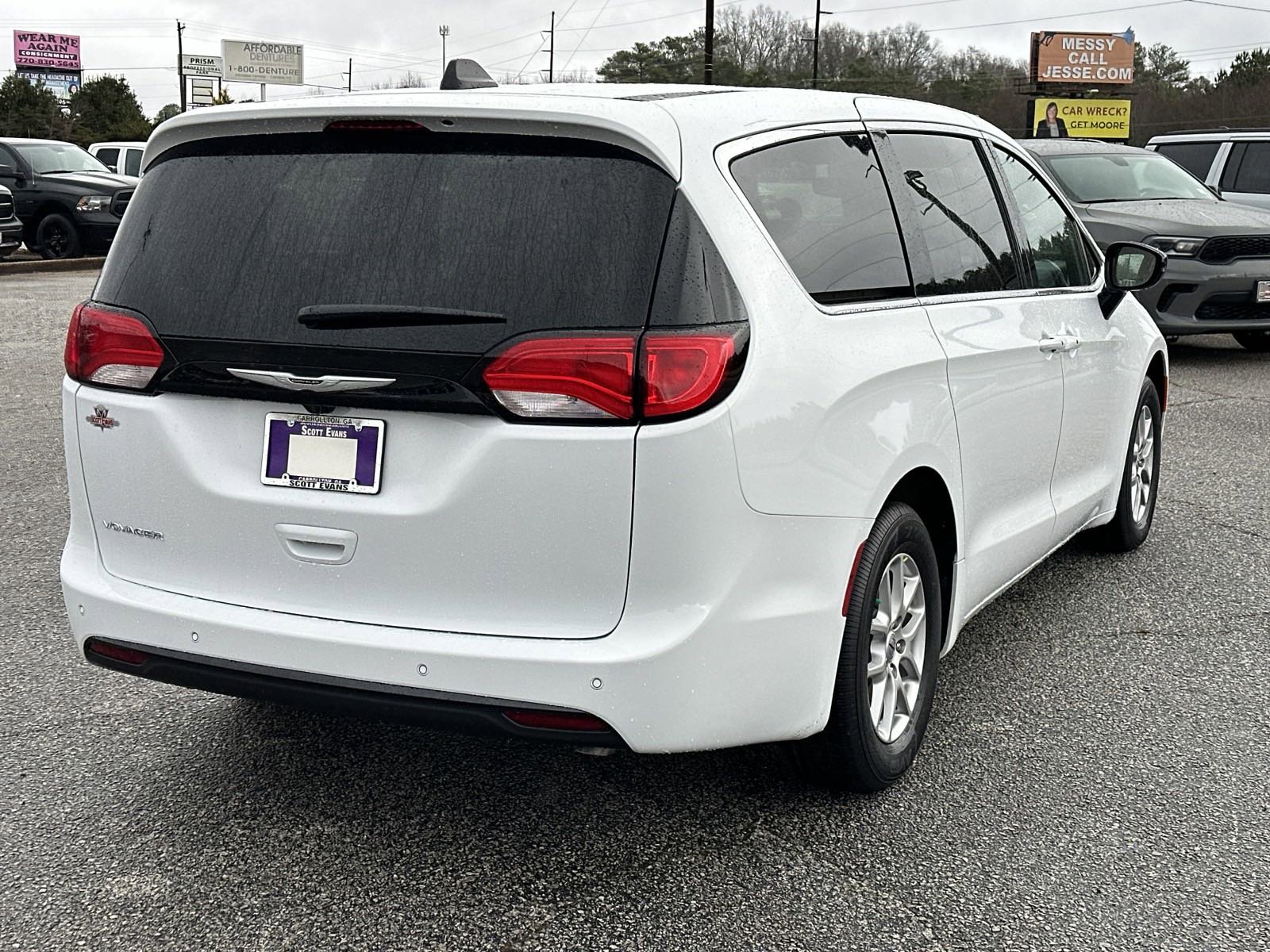 2025 Chrysler Voyager LX photo 8