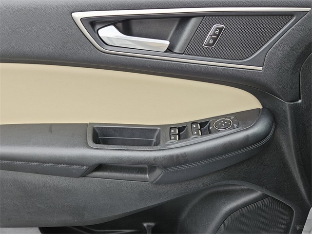 2022 Ford Edge SEL photo 28