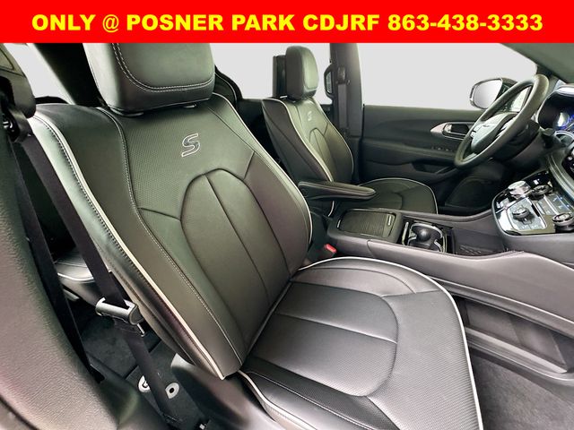 2026 Chrysler Pacifica Limited photo 27