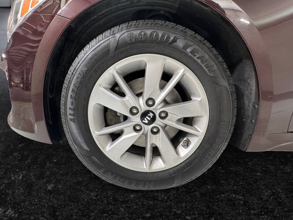 2017 Kia Optima LX photo 25