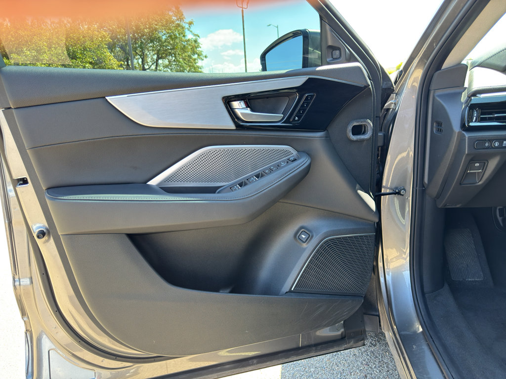 2024 Acura MDX SH-AWD photo 8