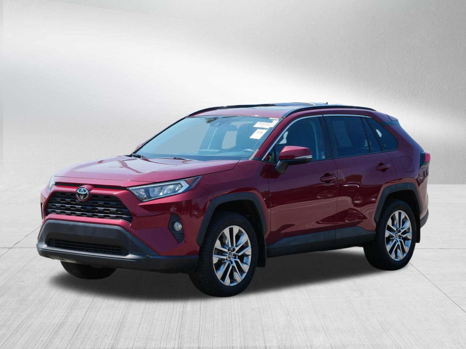 2021 Toyota RAV4 XLE Premium photo 3