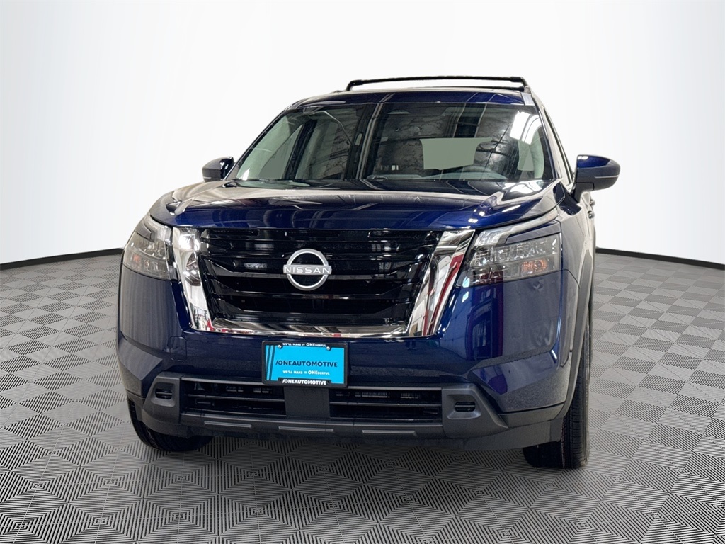 2025 Nissan Pathfinder SV's photo