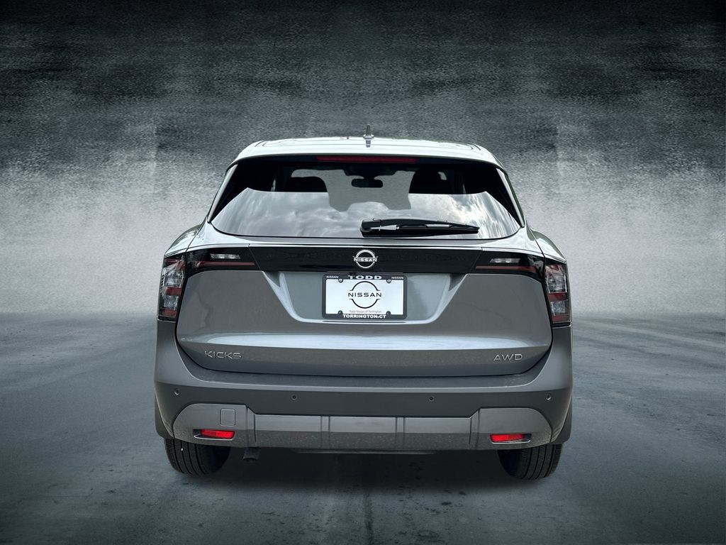 2025 Nissan Kicks SV photo 3