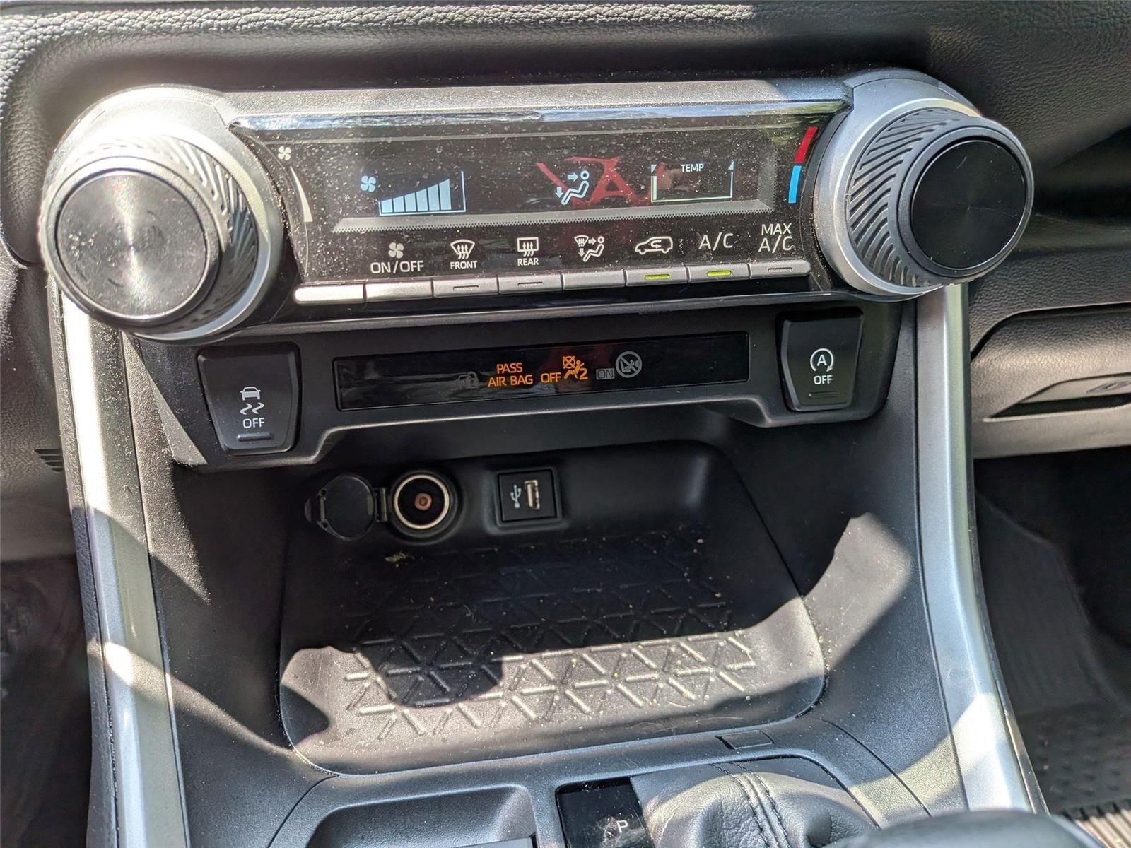 2024 Toyota RAV4 LE photo 18