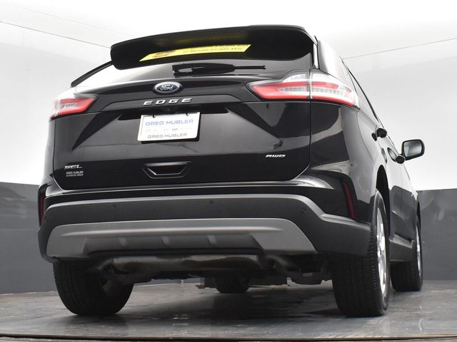 2022 Ford Edge SEL photo 16