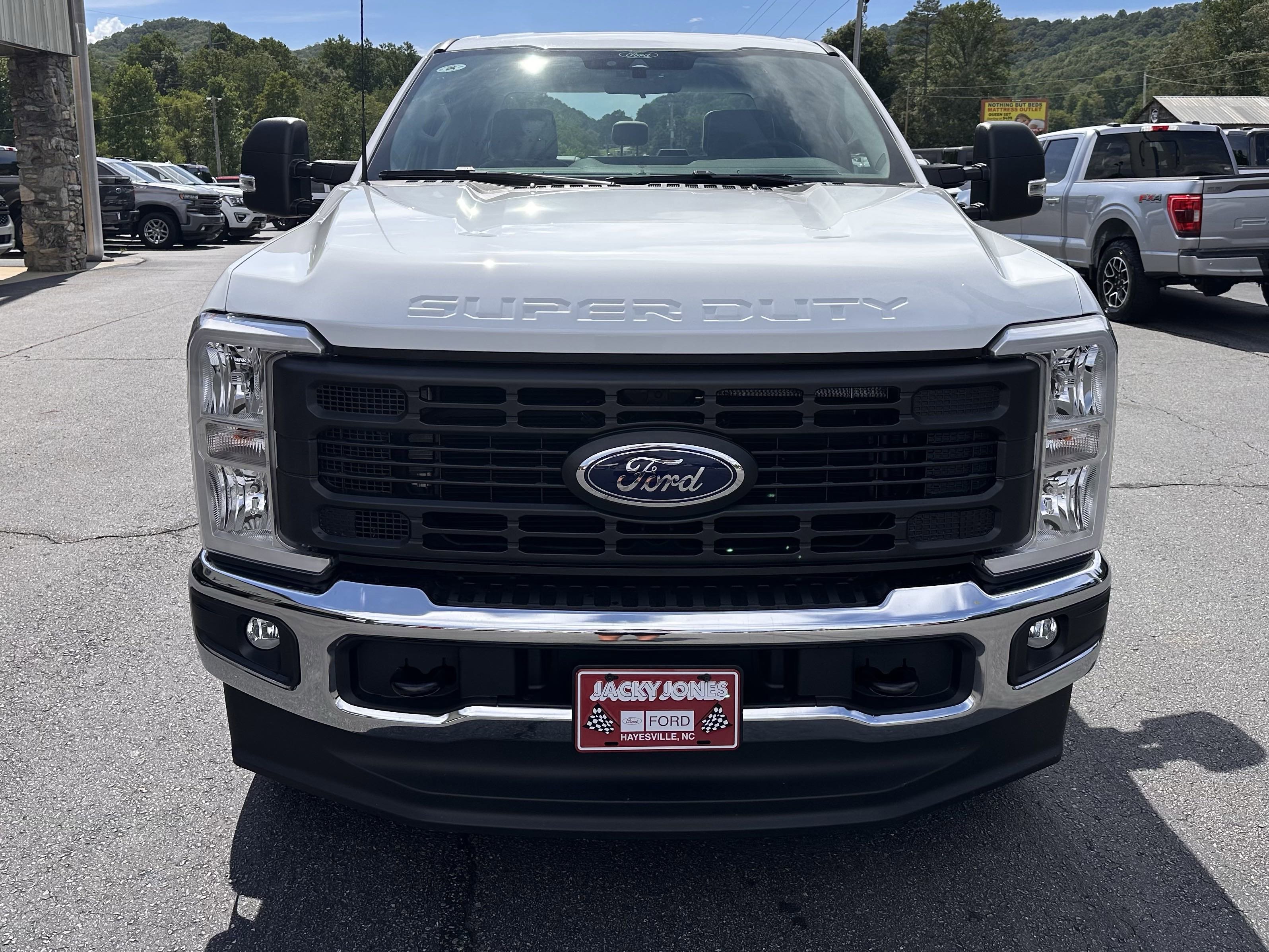 2025 Ford F-250 XL photo 2