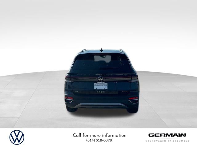 2025 Volkswagen Taos SE photo 4