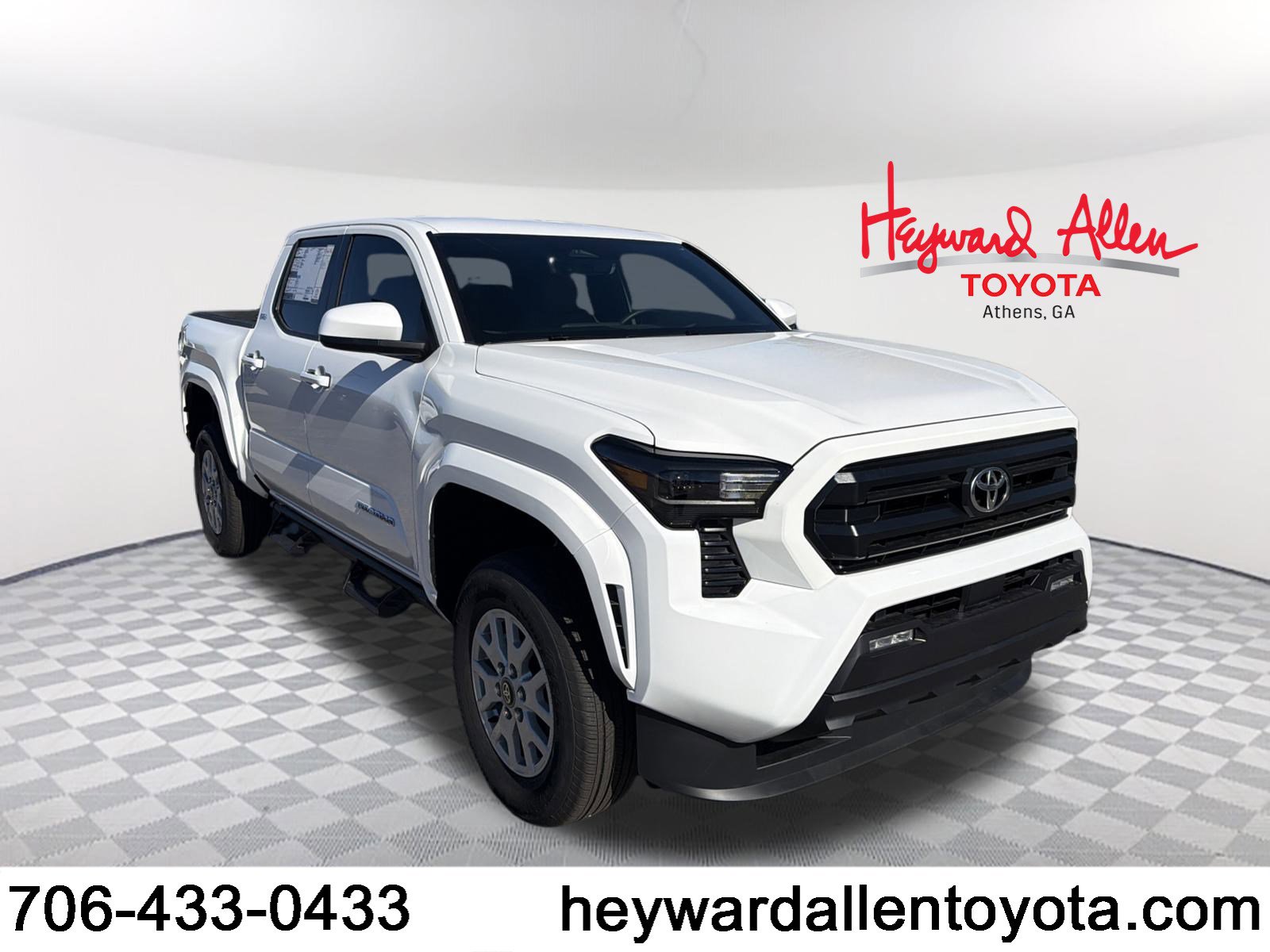 2025 Toyota Tacoma SR5's photo