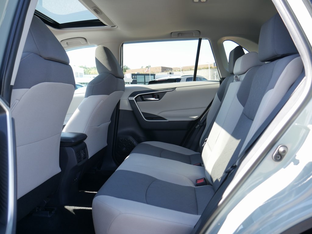 2019 Toyota RAV4 XLE Premium photo 11