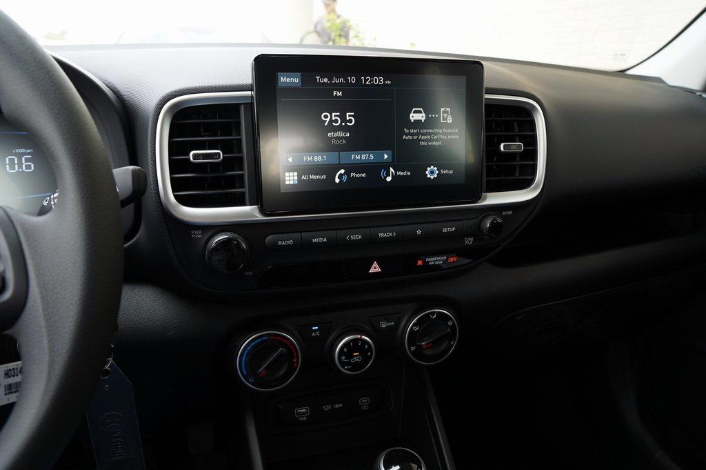 2025 Hyundai Venue SE photo 13