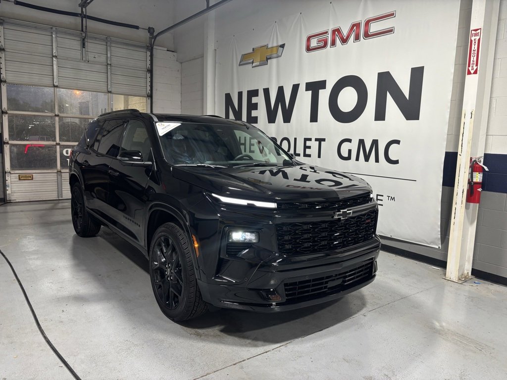 2026 Chevrolet Traverse RS photo 2