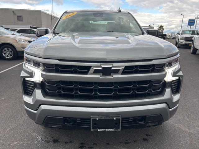 2023 Chevrolet Silverado 1500 RST photo 3