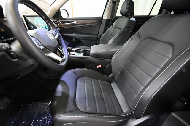 2026 Volkswagen Atlas SEL photo 6