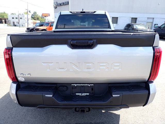 2023 Toyota Tundra SR5 CrewMax photo 4