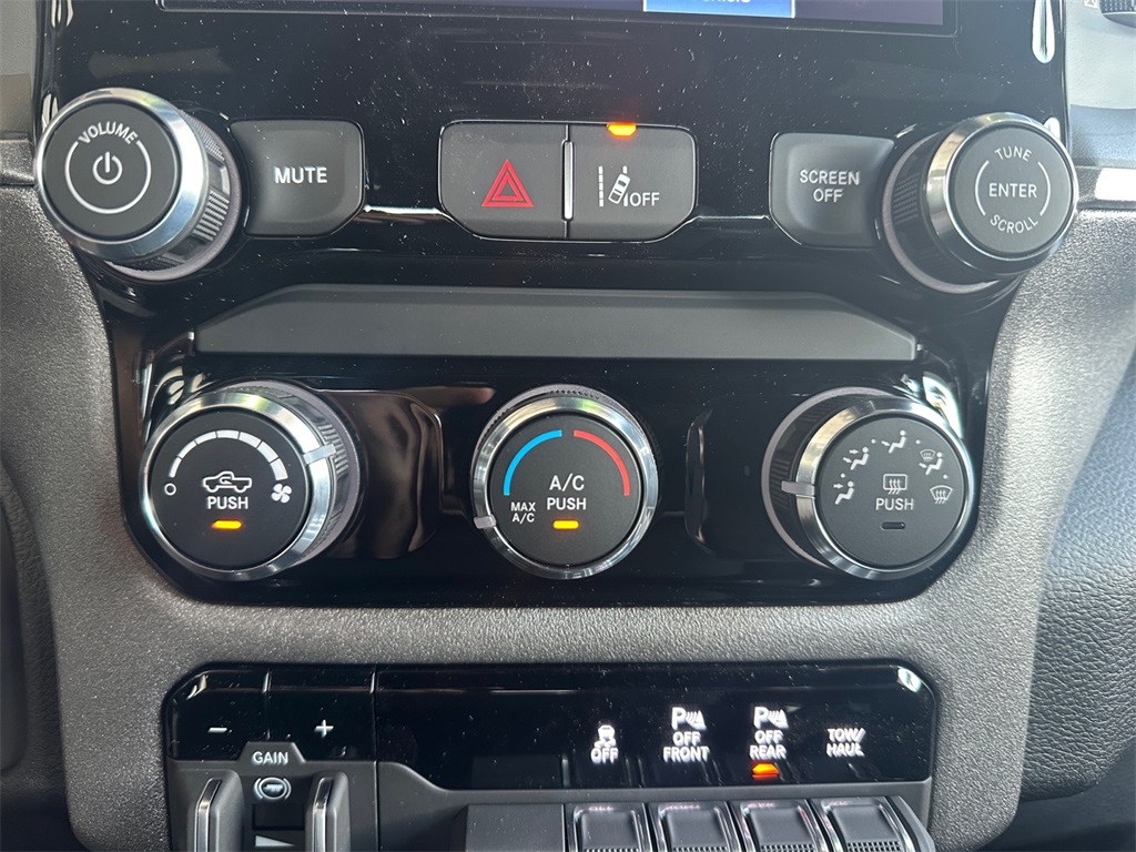 2025 Ram 1500 Tradesman photo 22