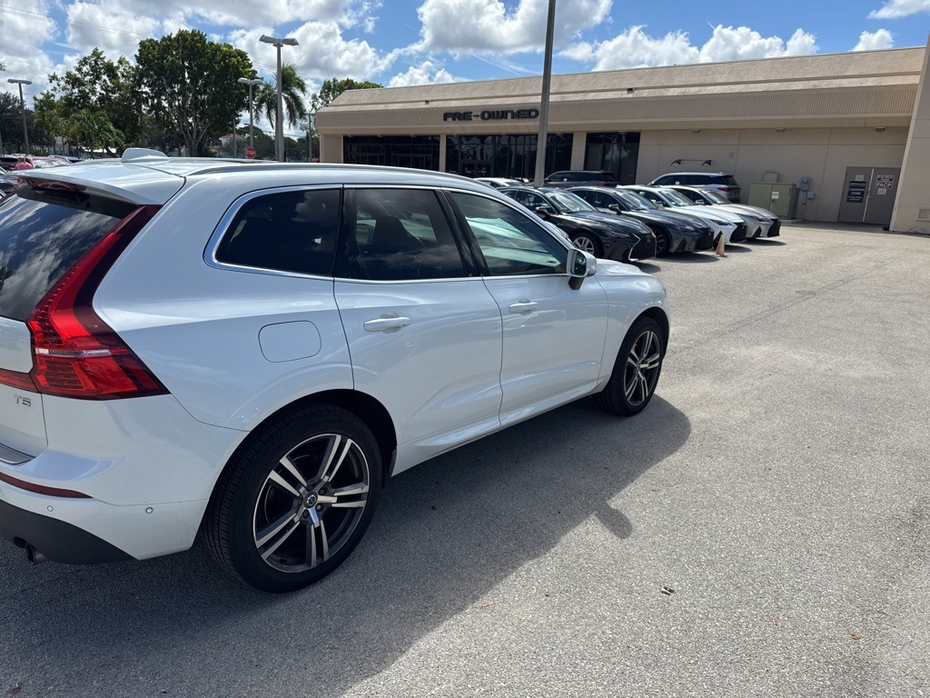 2019 Volvo XC60 T5 Momentum photo 6