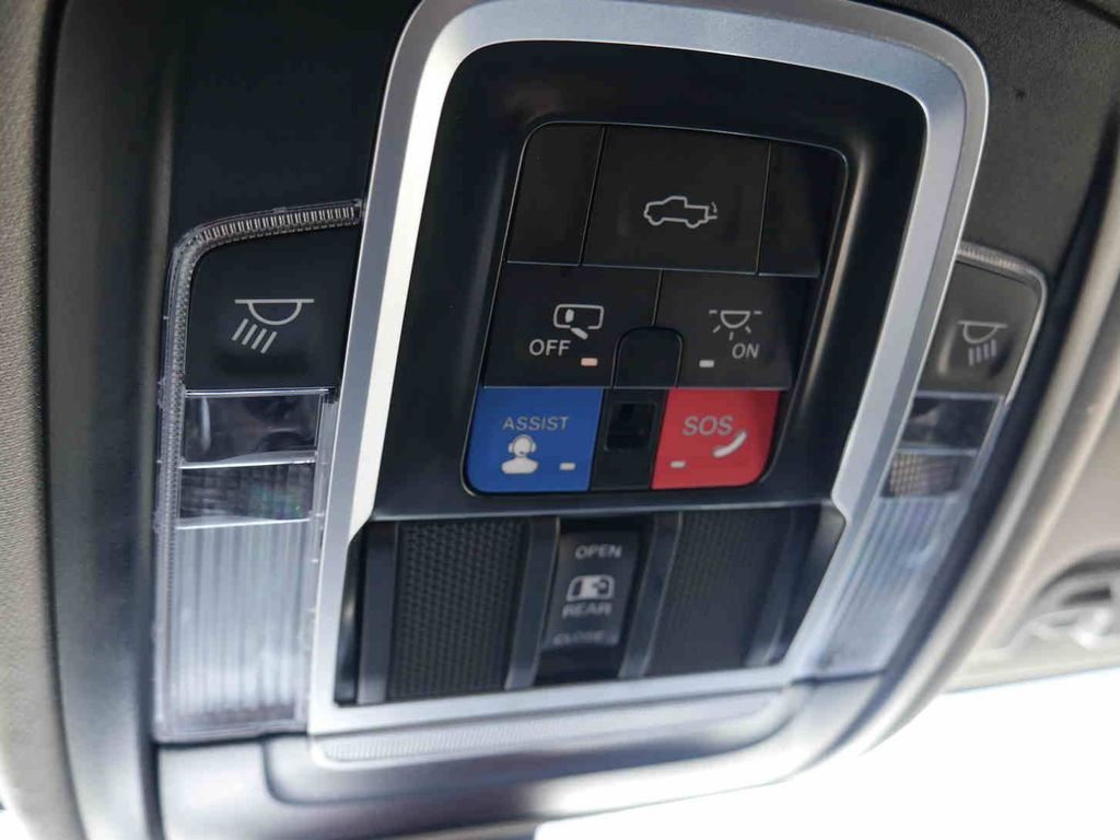 2024 Ram 3500 Laramie photo 32