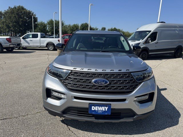 2022 Ford Explorer XLT photo 2