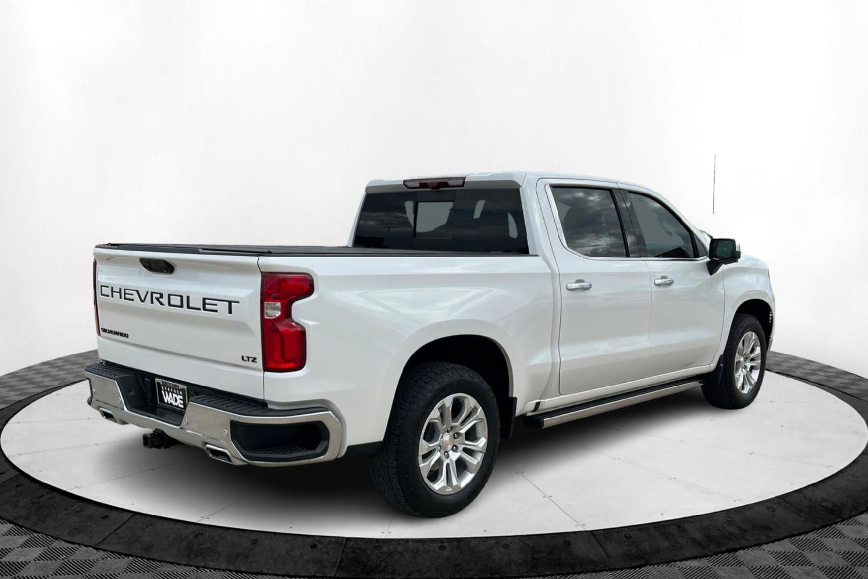 2023 Chevrolet Silverado 1500 LTZ photo 5