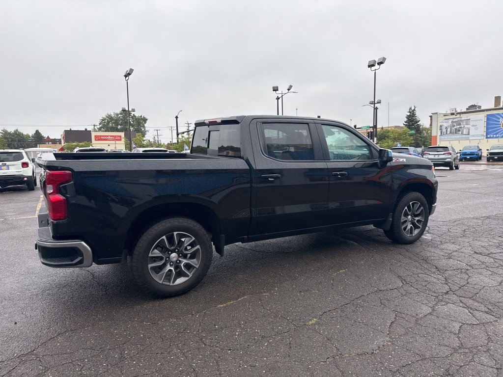 2025 Chevrolet Silverado 1500 LT photo 10
