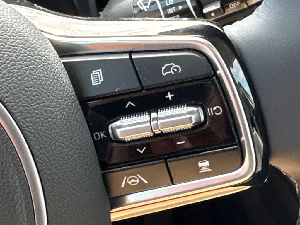 2025 Kia Sorento S photo 24