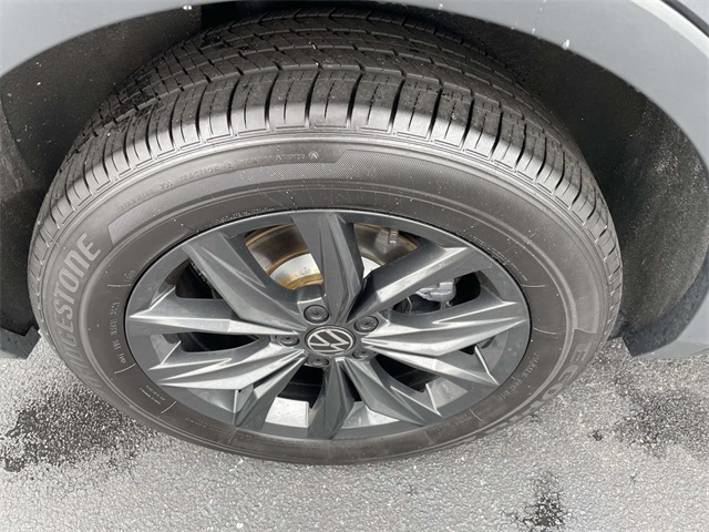 2024 Volkswagen Tiguan SE Wolfsburg Edition photo 7