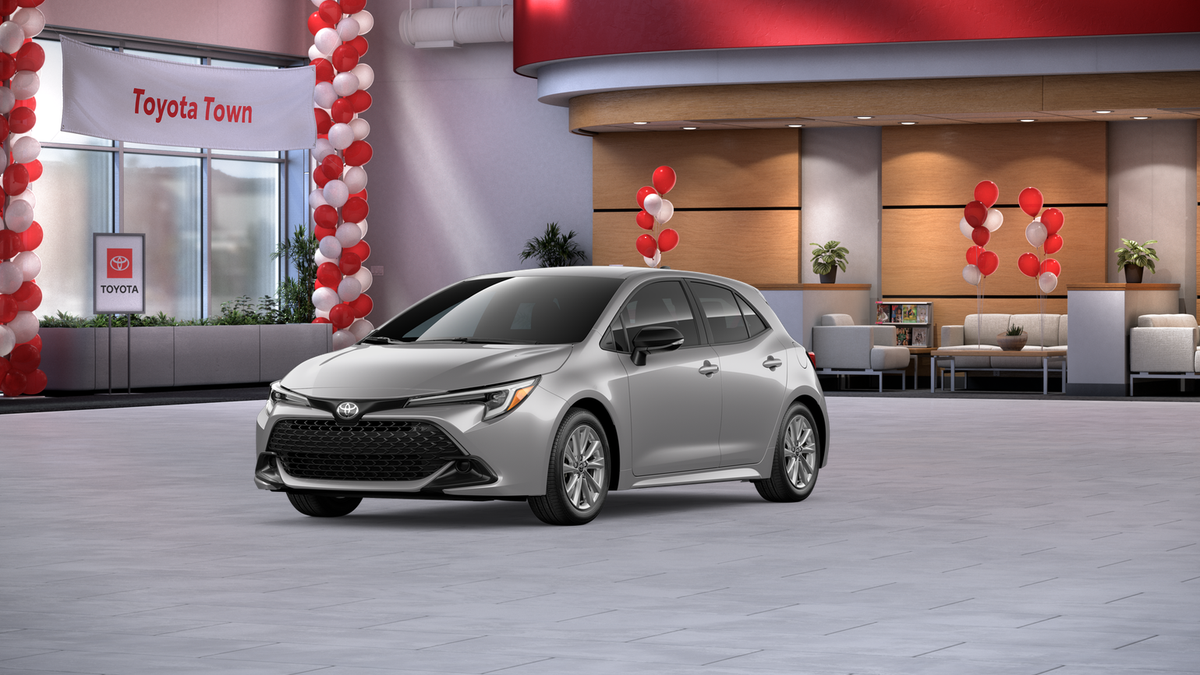 2026 Toyota Corolla Hatchback SE's photo