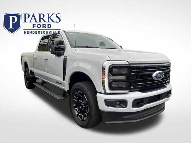 2025 Ford F-350 Super Duty Platinum's photo