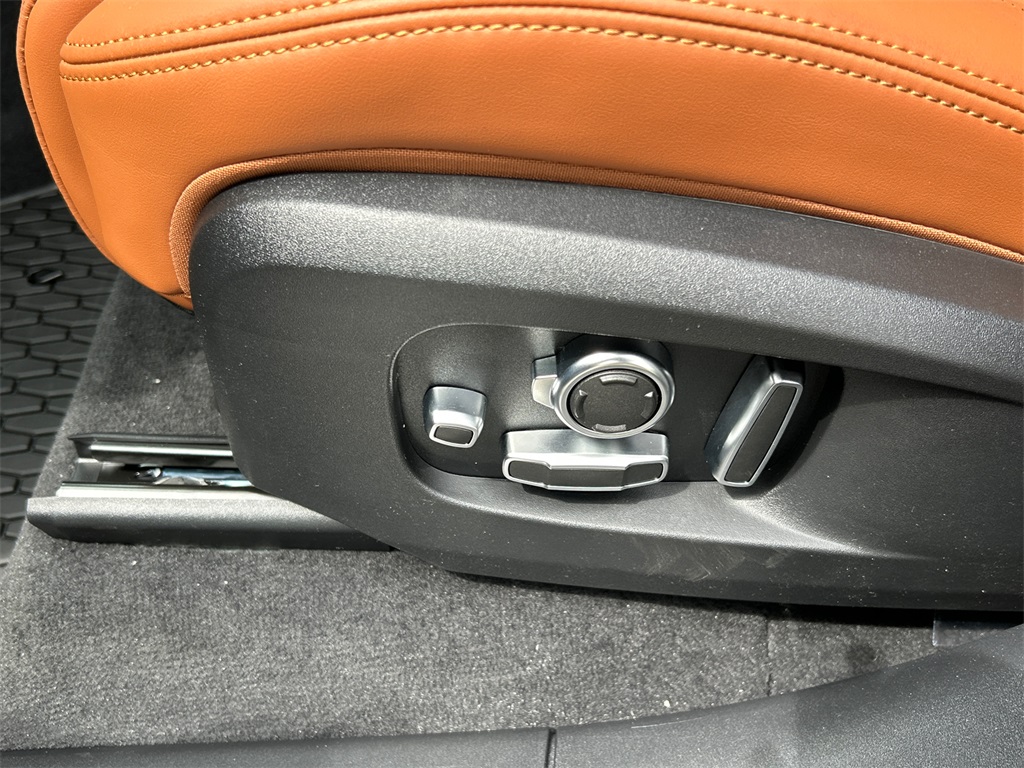 2026 Jaguar F-PACE P250 R-Dynamic S photo 11