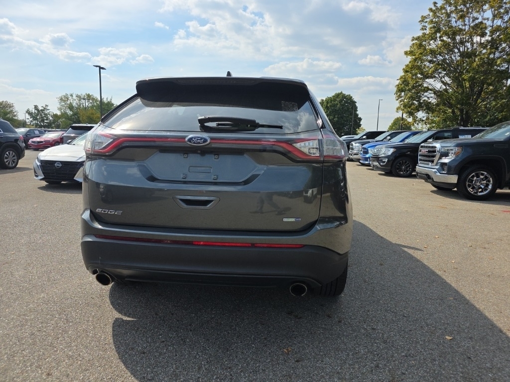 2017 Ford Edge SE photo 3