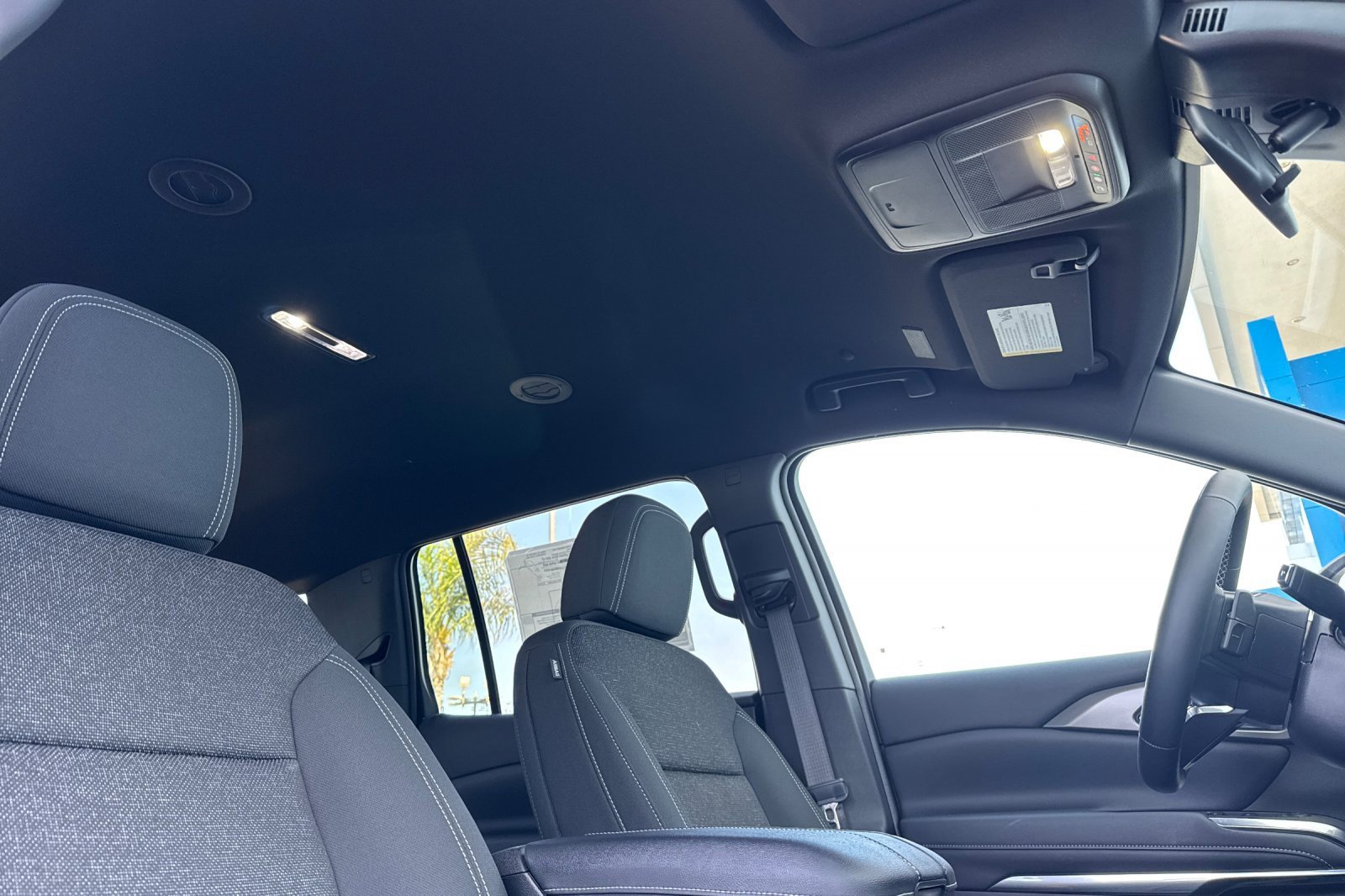 2025 Chevrolet Traverse photo 16