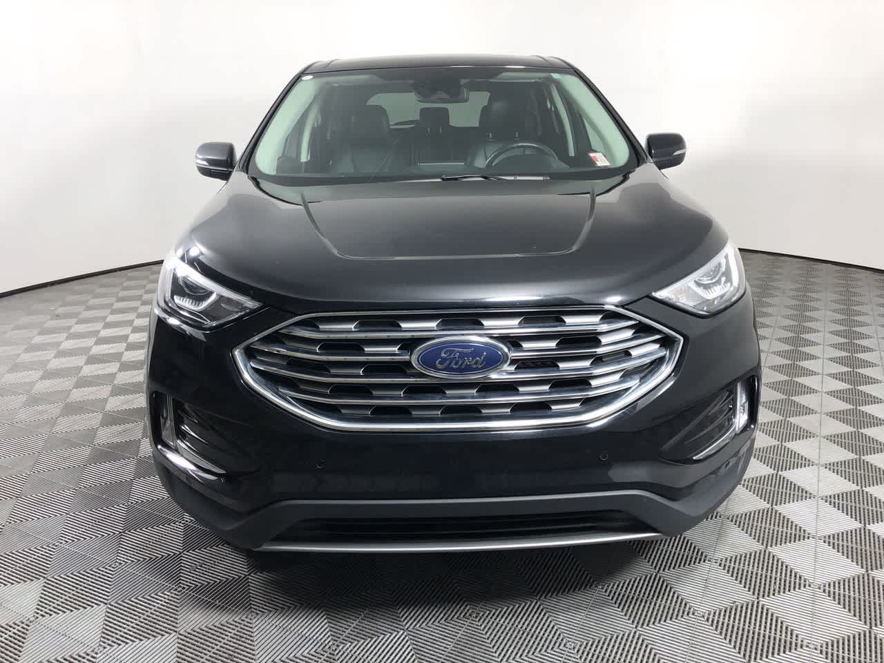 2022 Ford Edge Titanium photo 3