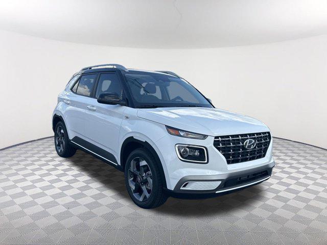 2025 Hyundai Venue Limited photo 3