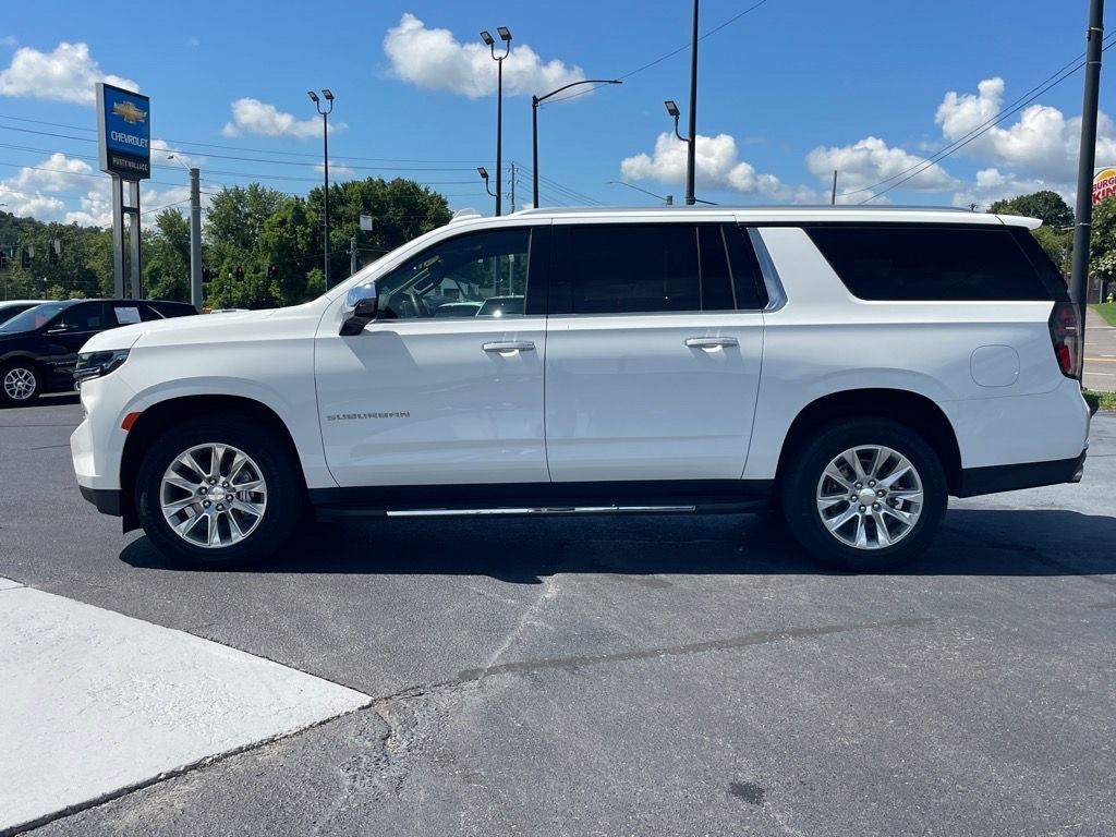 2023 Chevrolet Suburban Premier photo 4