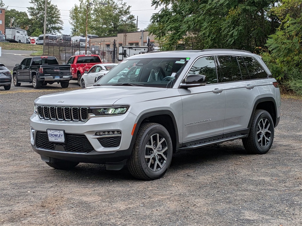 2025 Jeep Grand Cherokee Limited photo 3