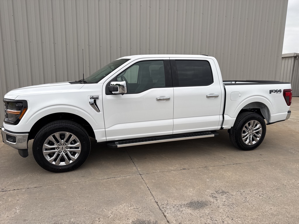 2025 Ford F-150 XLT photo 3