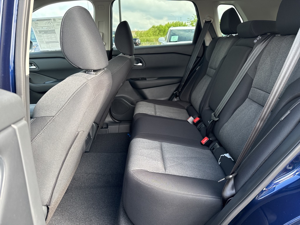 2026 Nissan Rogue SV photo 13