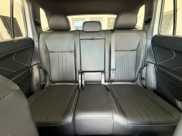 2023 Volkswagen Tiguan SE R-Line Black photo 35