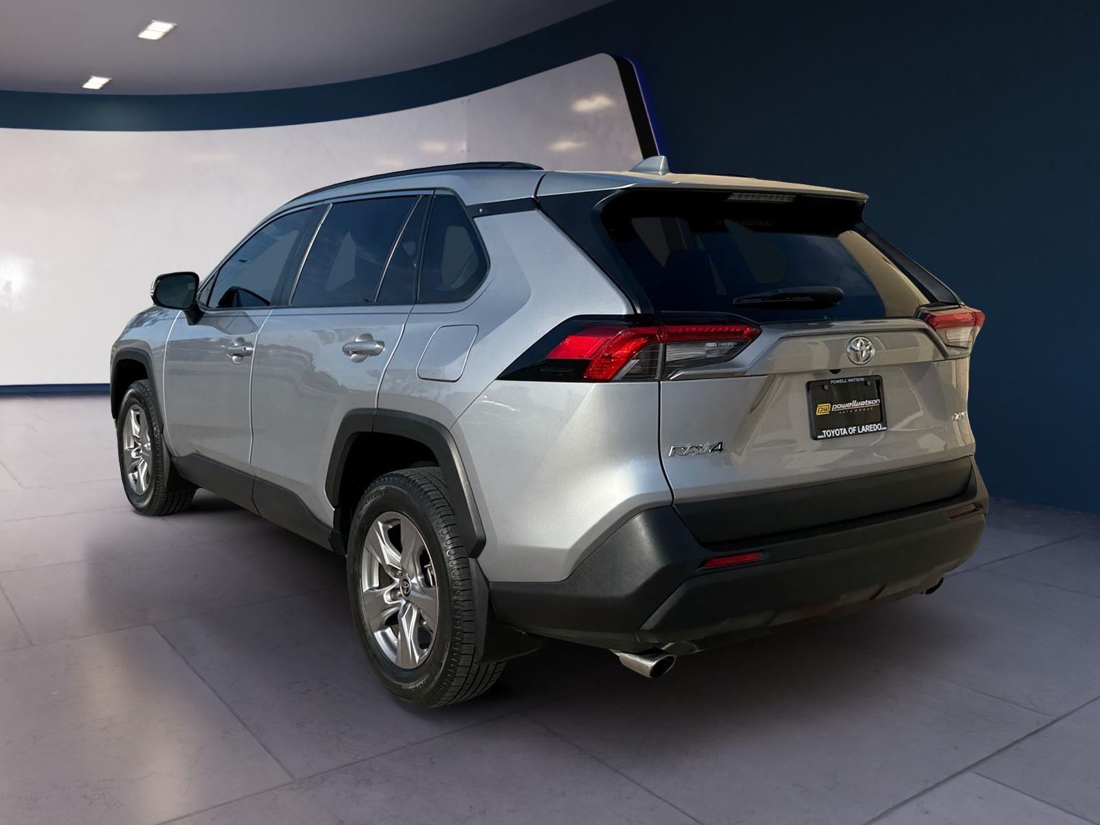 2022 Toyota RAV4 XLE photo 3