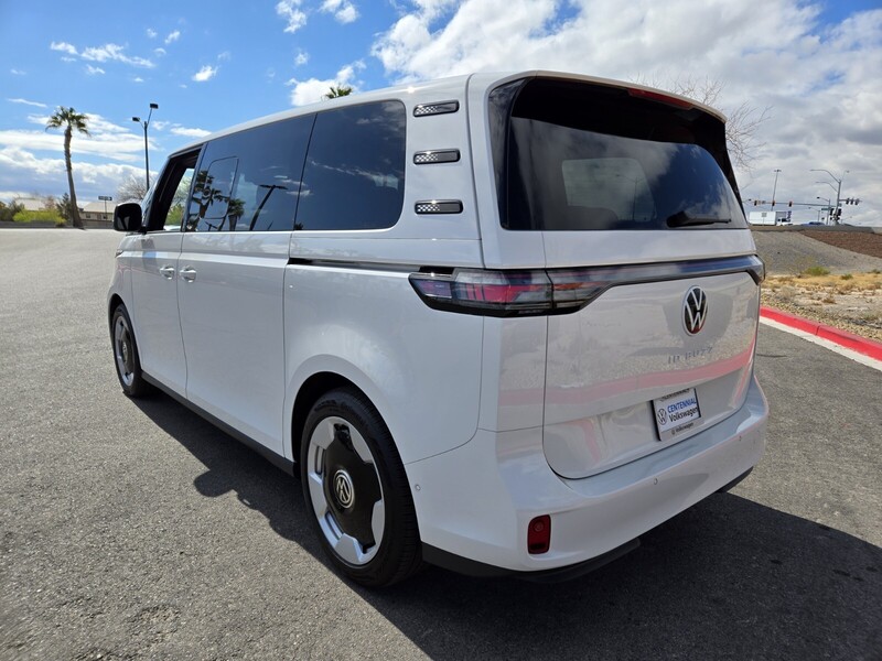 2025 Volkswagen ID. Buzz Pro S photo 3