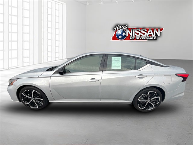 2023 Nissan Altima 2.5 SR photo 4