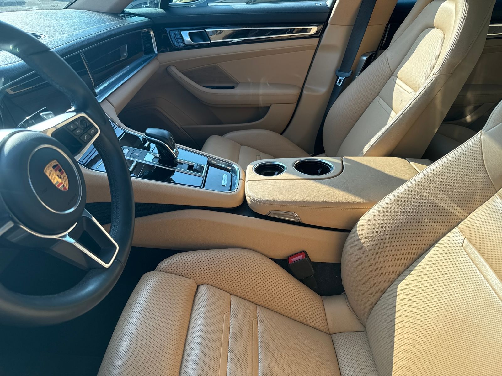 2018 Porsche Panamera 4 photo 7