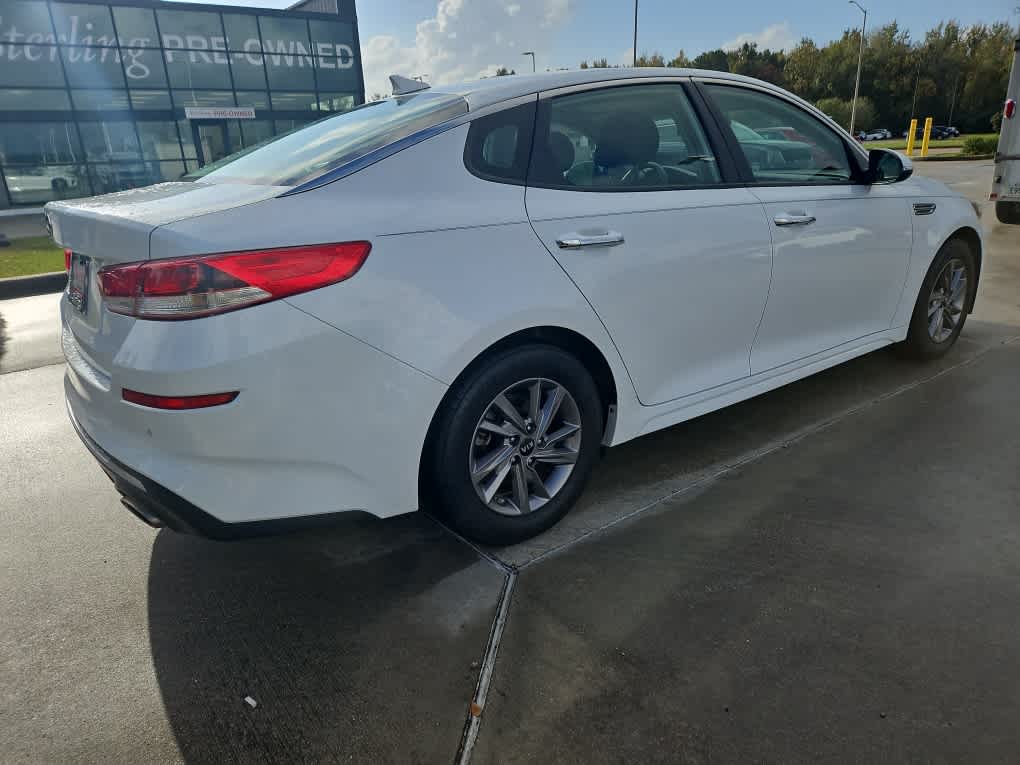 2020 Kia Optima LX photo 3