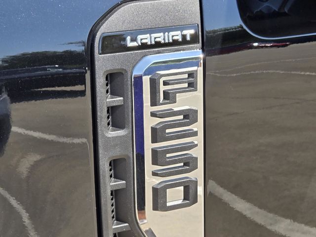 2026 Ford F-250 Lariat photo 10