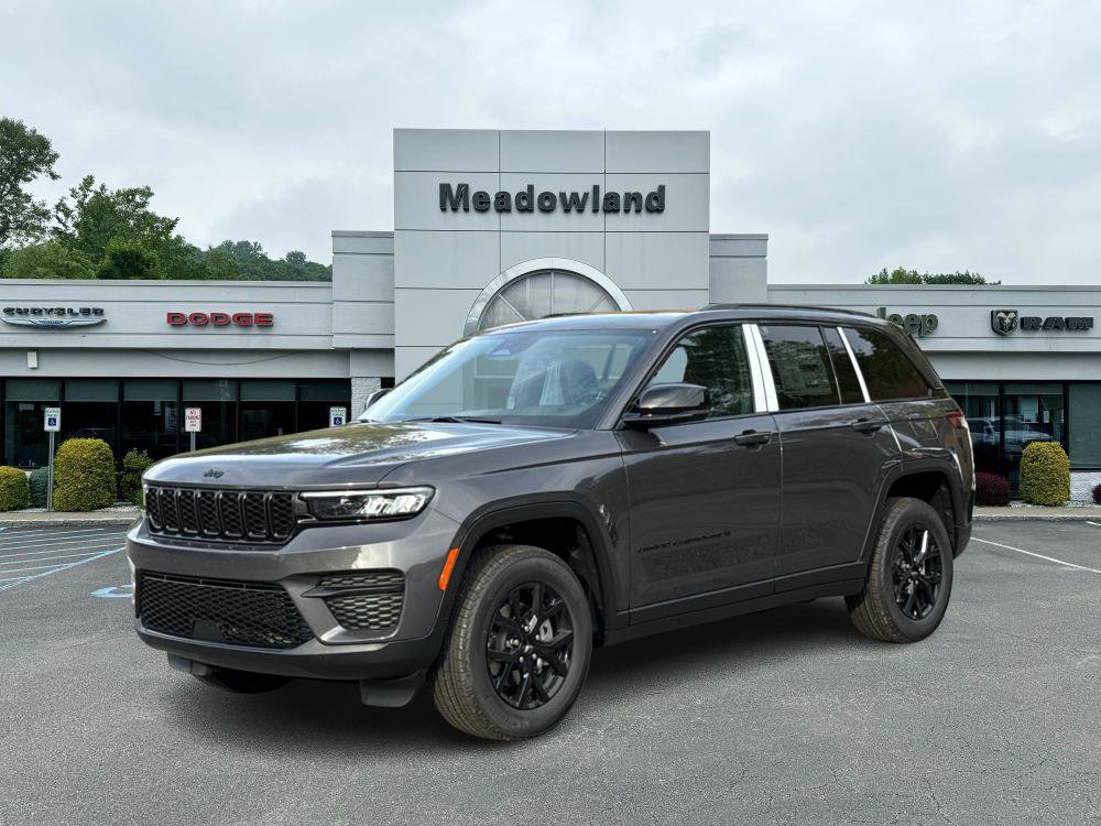 2025 Jeep Grand Cherokee Altitude's photo